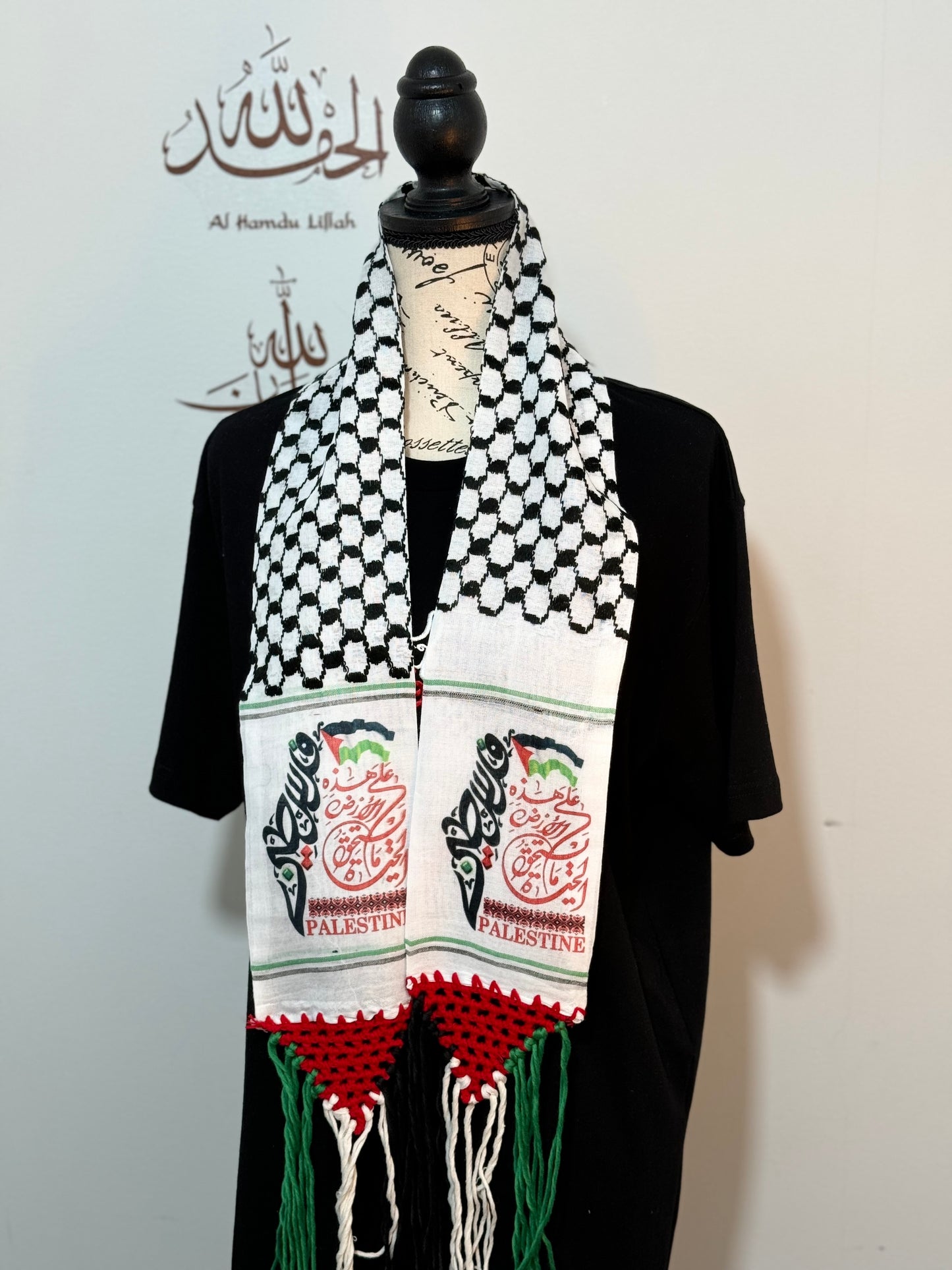 Palestine scarf with traditional embroidery