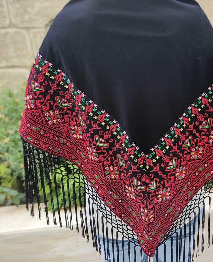 Shawl with plastine traditional embroidery