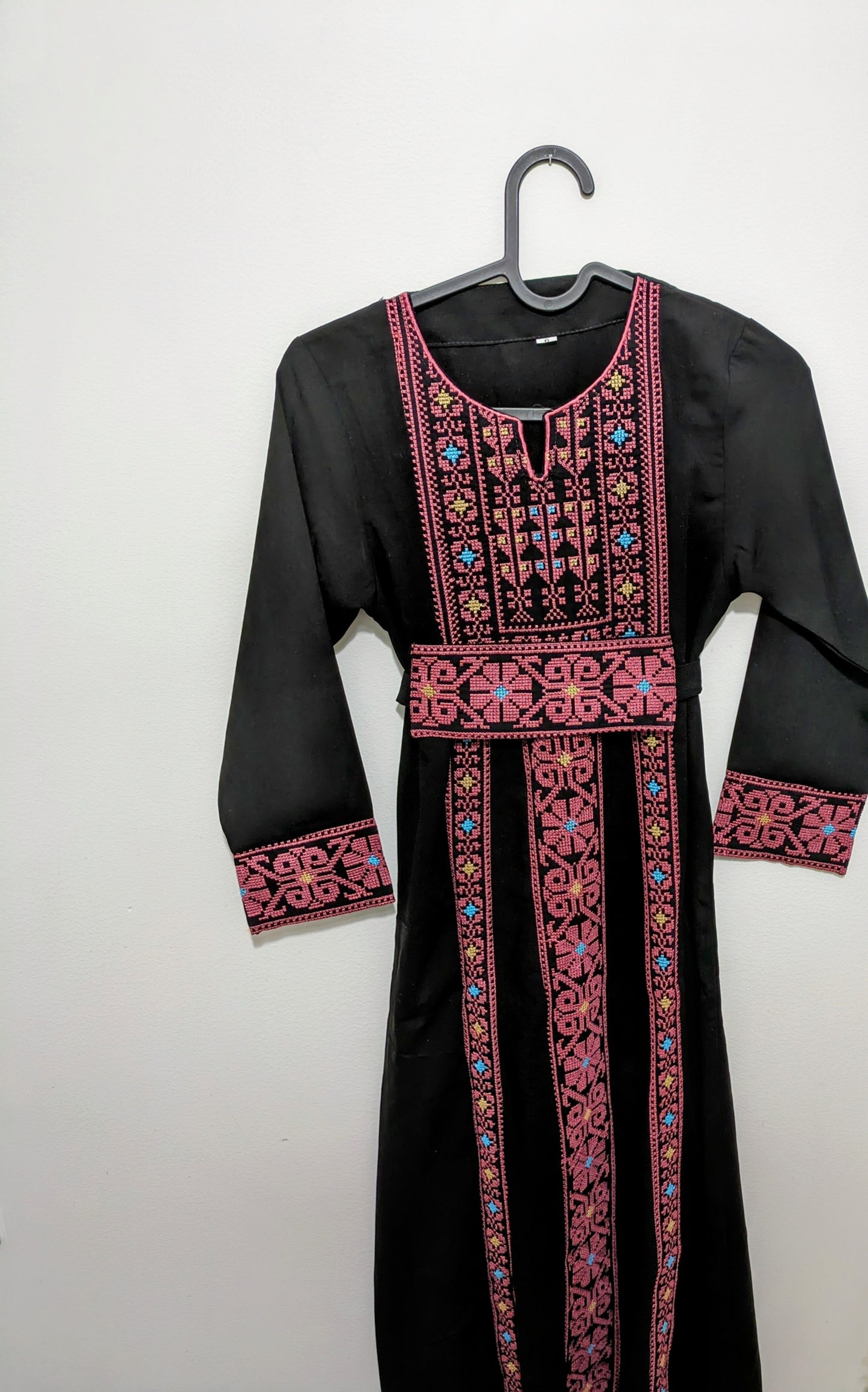 Kide Thobe with traditional embroidery